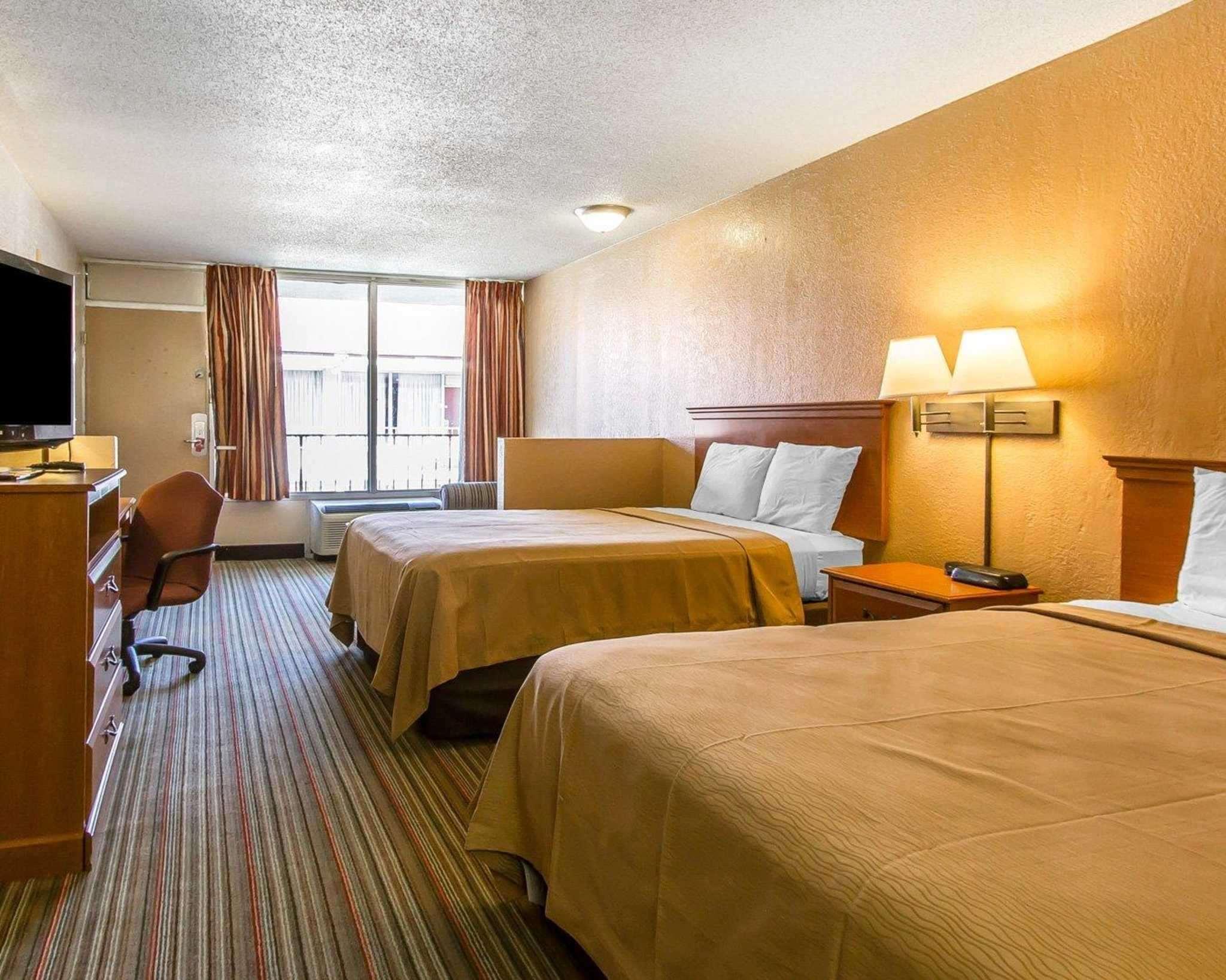 Econo Lodge Inn & Suites Near Bricktown Oklahoma City Exterior foto