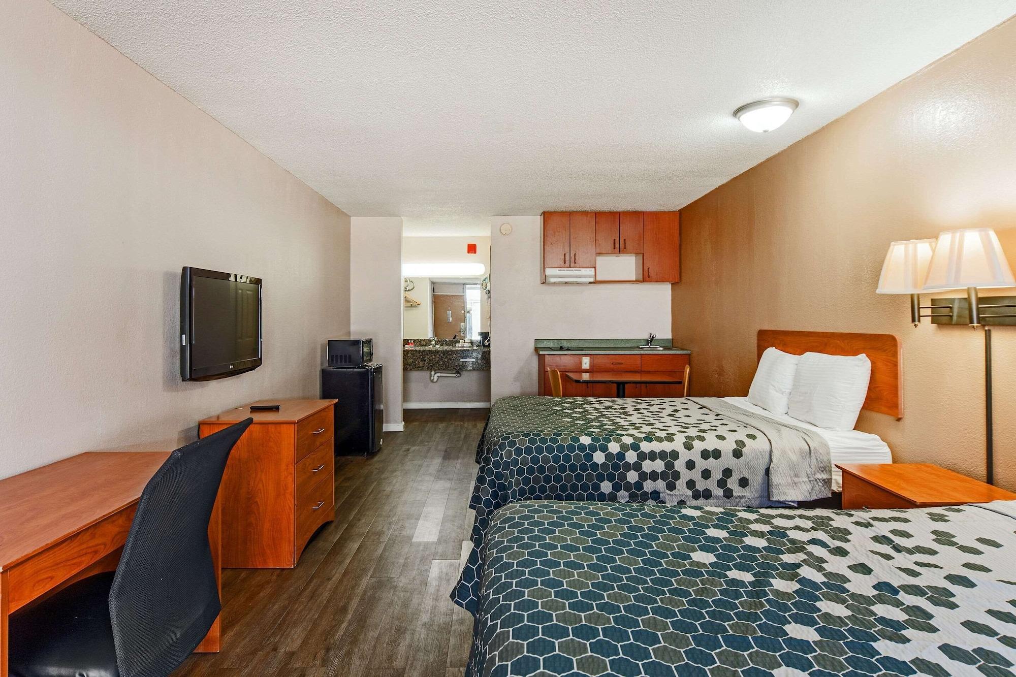 Econo Lodge Inn & Suites Near Bricktown Oklahoma City Exterior foto